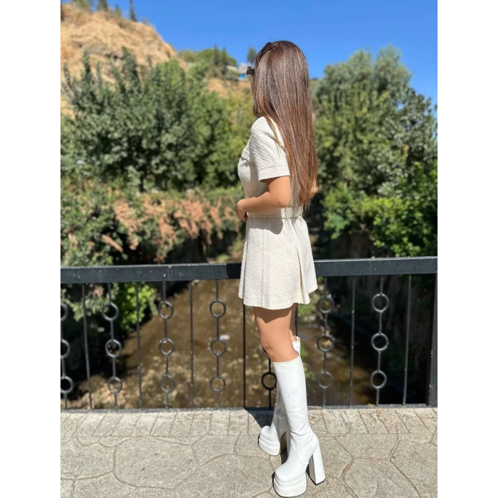 KREM RENK TÜVİT DORE DÜĞMELİ ELBİSE