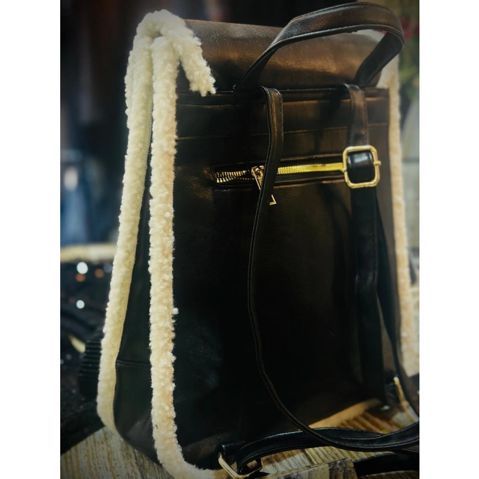 KÜRK DETAYLI SIRT ÇANTASI