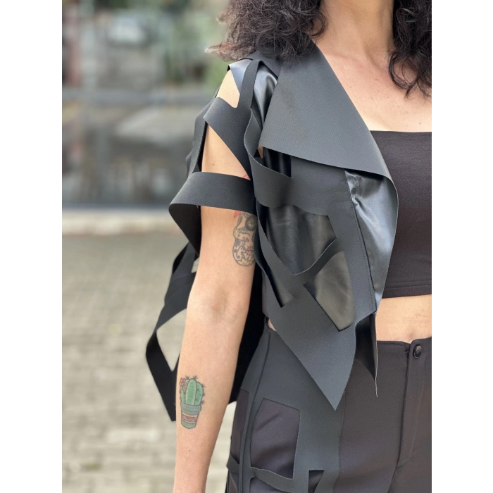 LAZER KESİM DETAYLI TASARIM CEKET