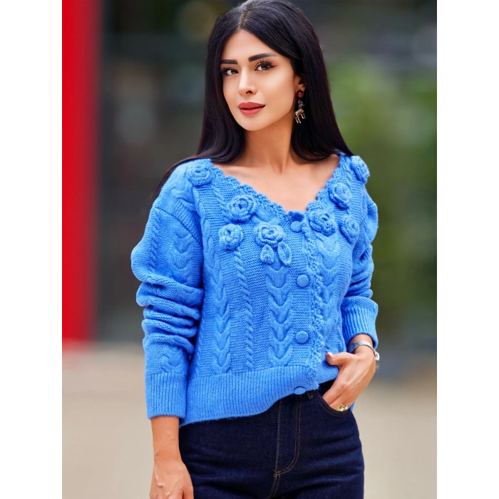 MAVİ ÇİÇEK DETAYLI TRİKO HIRKA