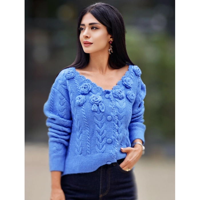 MAVİ ÇİÇEK DETAYLI TRİKO HIRKA