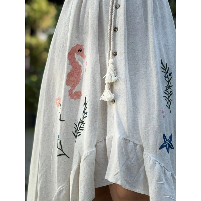 NAKIŞ İŞLEMELİ ARKA UZUN ELBİSE