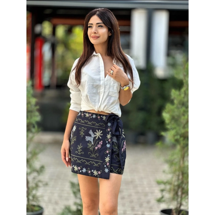 Nakışlı Kruvaze Şort Etek Lacivert