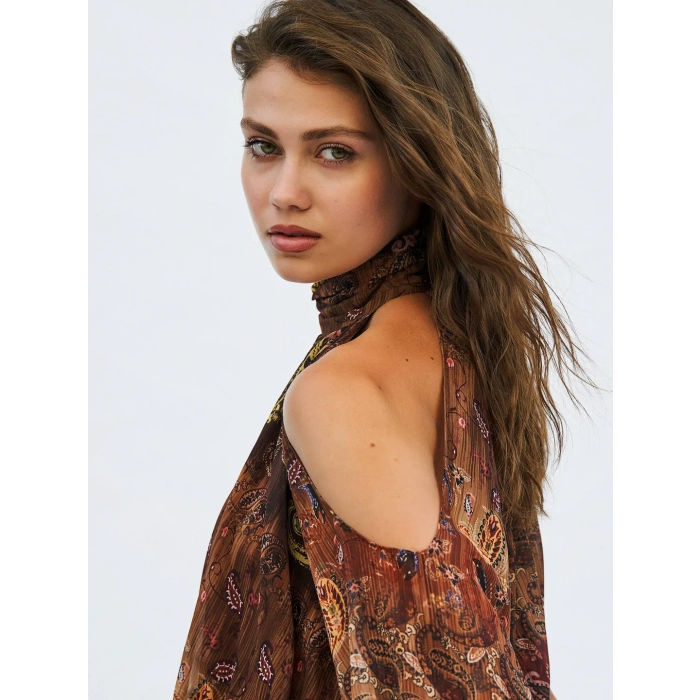 OMZU AÇIK BELDEN LASTİKLİ BLUZ