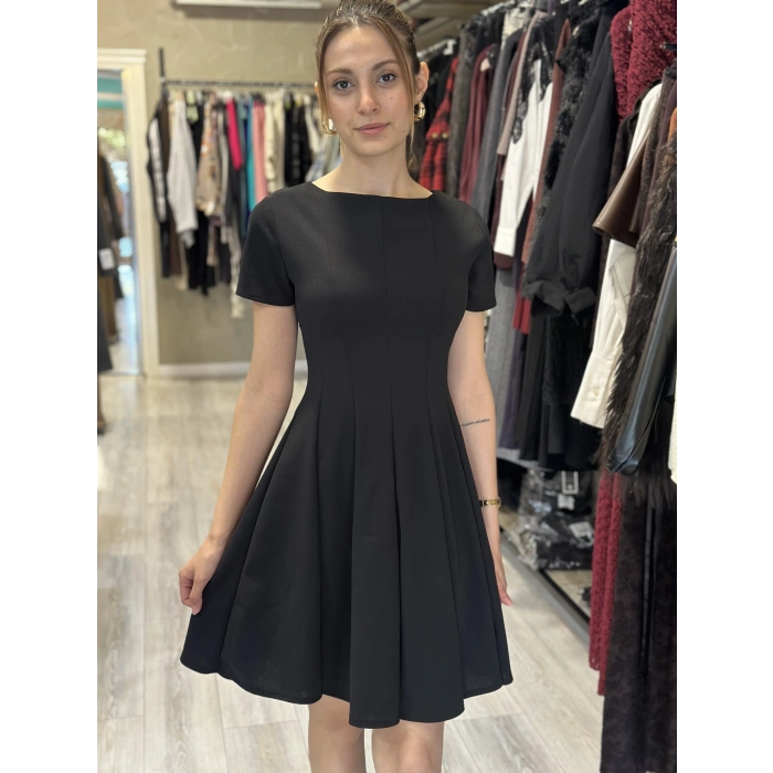 PİLE GEÇİŞLİ SİYAH ELBİSE