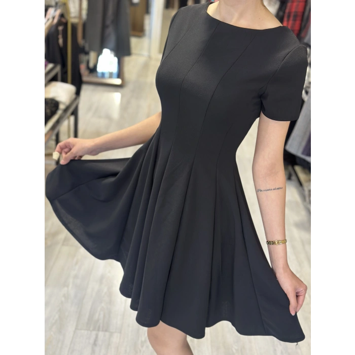 PİLE GEÇİŞLİ SİYAH ELBİSE