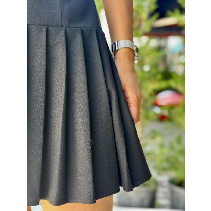 PİLELİ ETEKLİ SİYAH ELBİSE