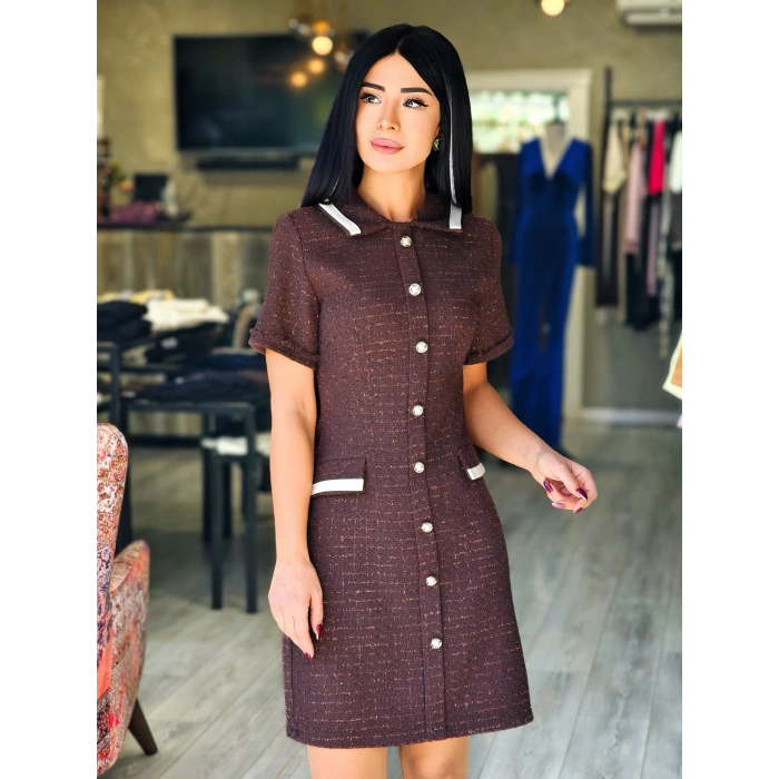 PIRILTILI İNCİ DÜĞMELİ KAHVE ELBİSE