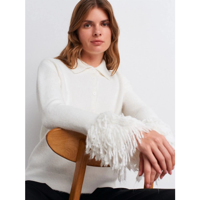 POLO YAKA DÜĞMELİ PÜSKÜLLÜ HIRKA