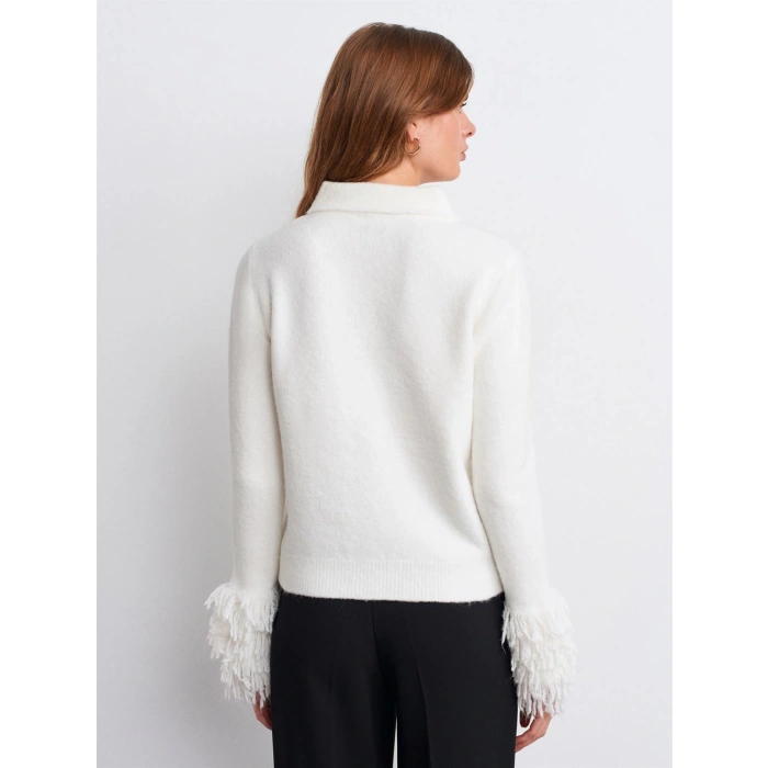 POLO YAKA DÜĞMELİ PÜSKÜLLÜ HIRKA