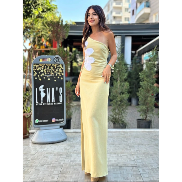 SARI ÇİÇEK DETAYLI BEL DEKOLTELİ ELBİSE