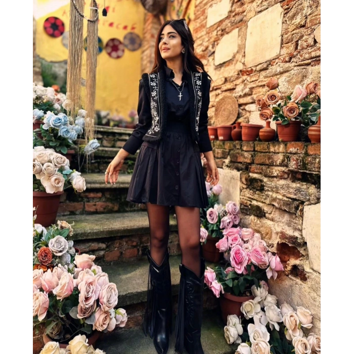 SİYAH BELİ LASTİKLİ ELBİSE