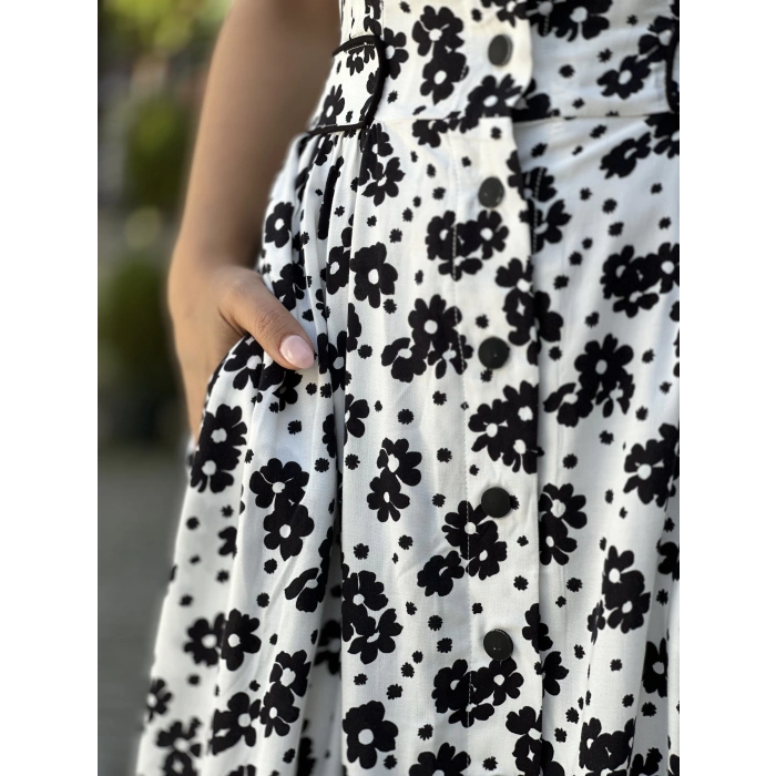 SİYAH BEYAZ ÇİÇEKLİ İTHAL KUMAŞ ELBİSE