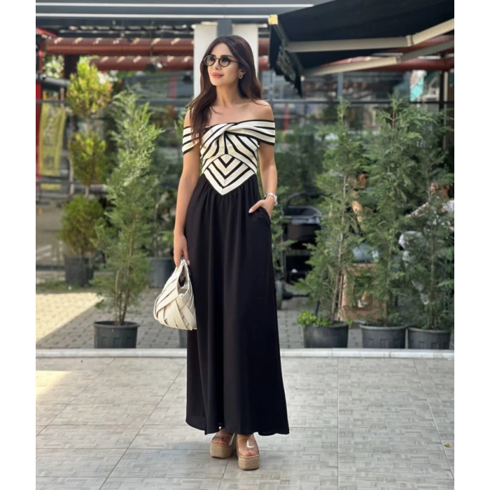 SİYAH BEYAZ TRİKO DETAYLI ELBİSE