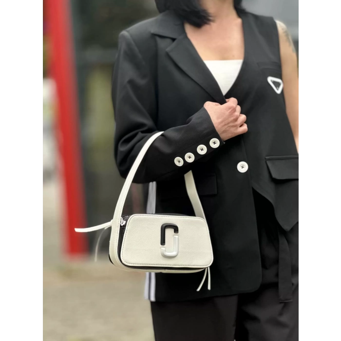 SİYAH DETAYLI BEYAZ ÇANTA