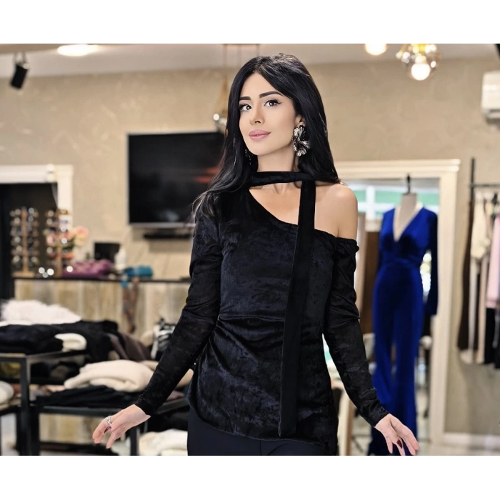 SİYAH KADİFE DOKULU BLUZ
