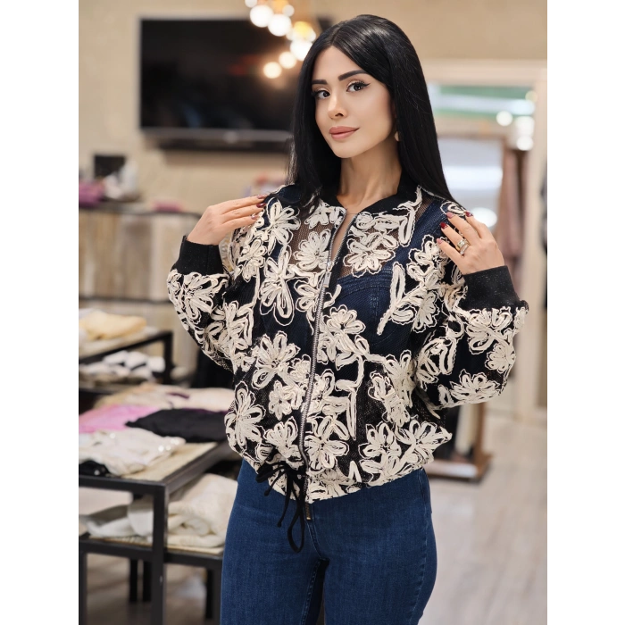 SİYAH KREM ÇİÇEKLİ FERMUARLI HIRKA