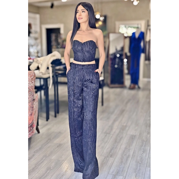 SİYAH SATEN VE KADİFE DOKULU AGRAFLI BÜSTİYER