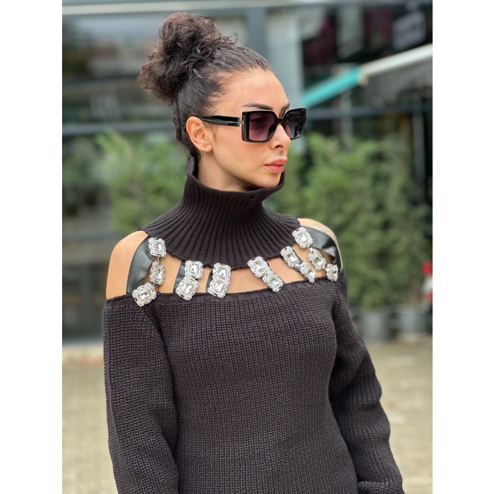 TAŞLI DERİ PENCERE DETAY SİYAH BOĞAZLI KAZAK