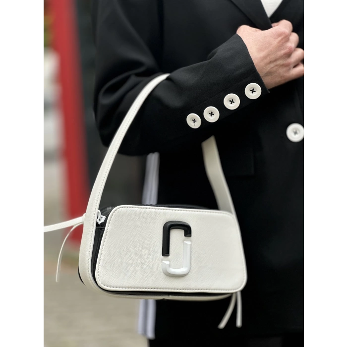 TEK KOL YELEK DETAYLI BLAZER