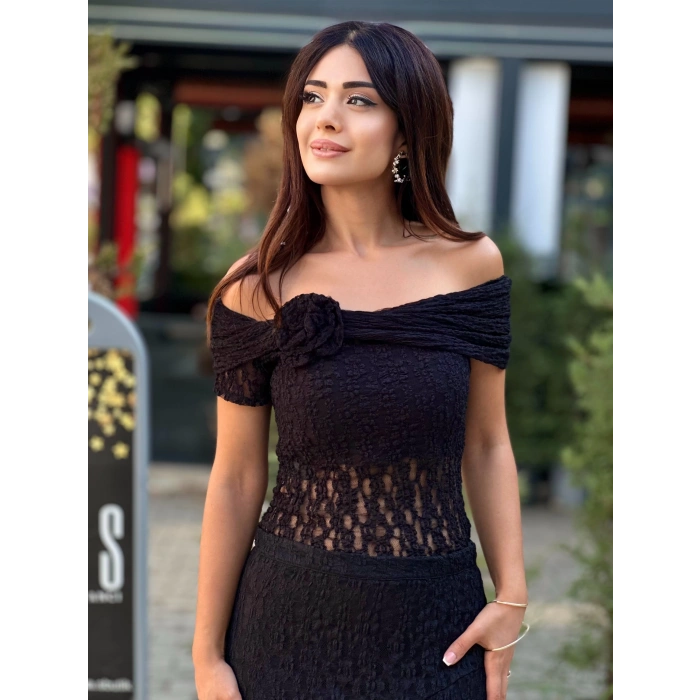 TÜL DETAY KAYIK YAKA BLUZ