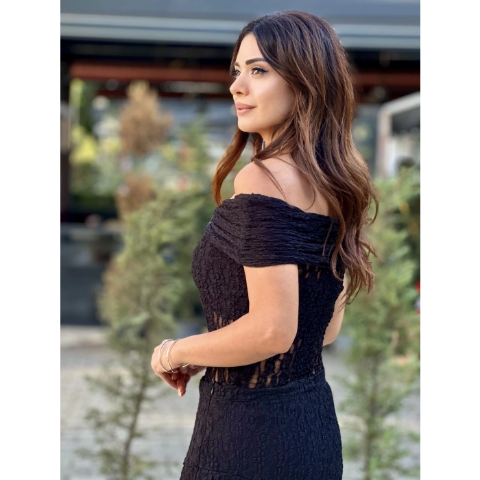 TÜL DETAY KAYIK YAKA BLUZ