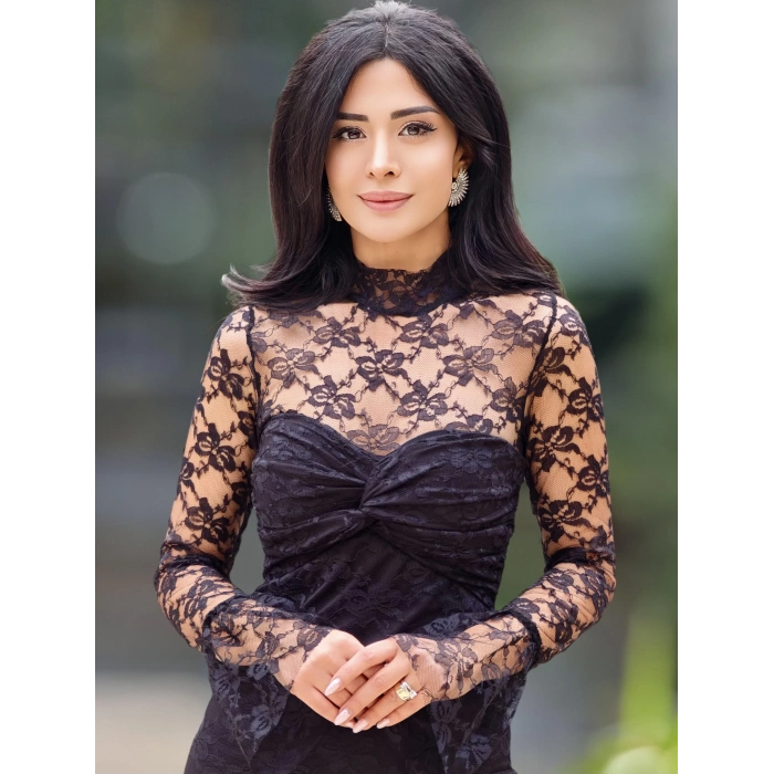 TÜL DETAY SİYAH ELBİSE