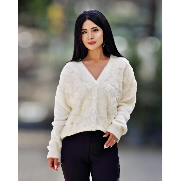 TÜLLÜ ÇİÇEK KABARTMALI BEYAZ HIRKA