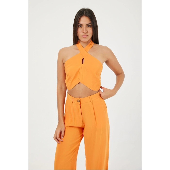 TURUNCU BOYUNDAN BAĞLAMALI CROP