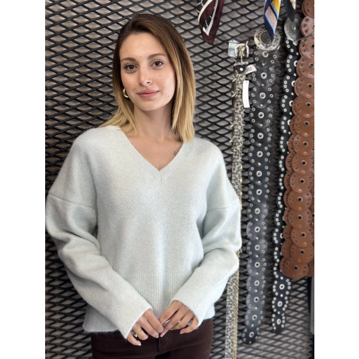 V YAKA AÇIK MİNT TRİKO KAZAK