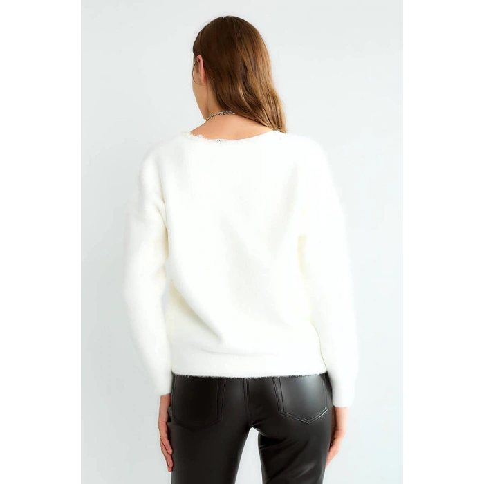 YAKASI DANTEL DETAY BEYAZ YUMOŞ KAZAK