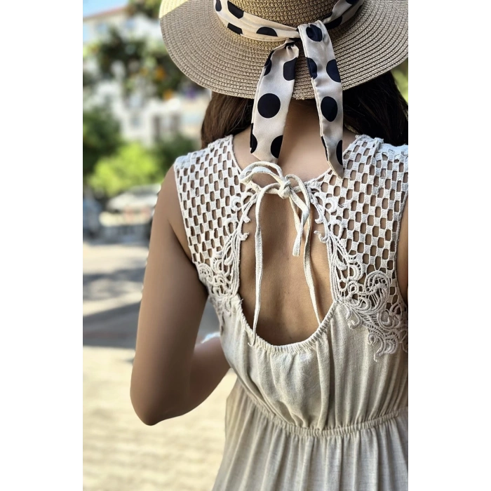 YAKASI İŞLEMELİ KETEN ELBİSE