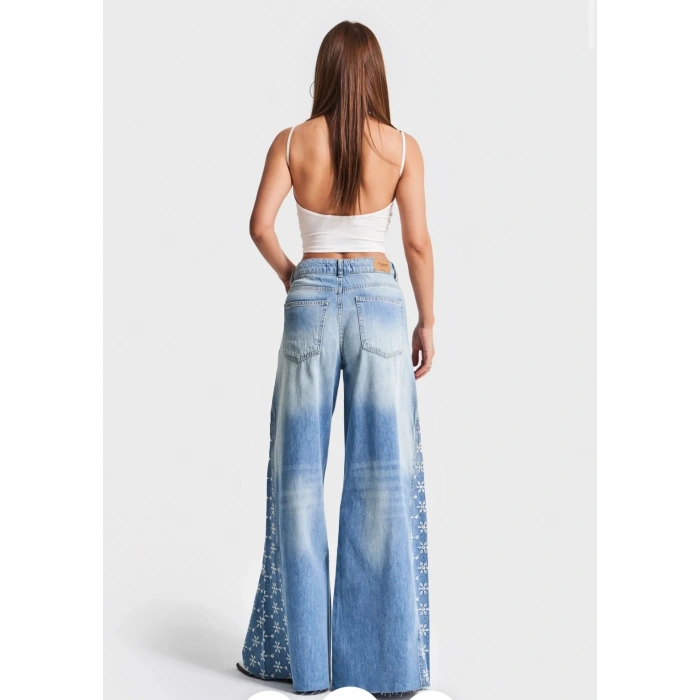 YANLARI ÇİÇEK DETAY JEAN PANTOLON
