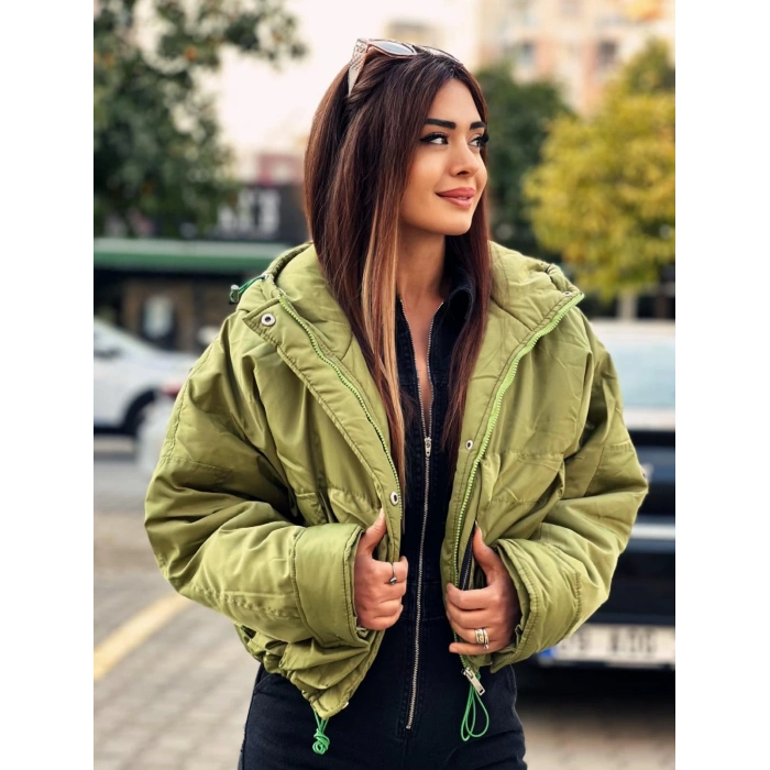 YEŞİL ÇANTA MODEL MONT