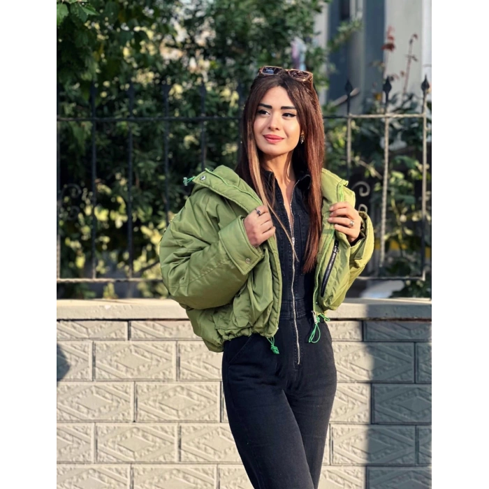 YEŞİL ÇANTA MODEL MONT