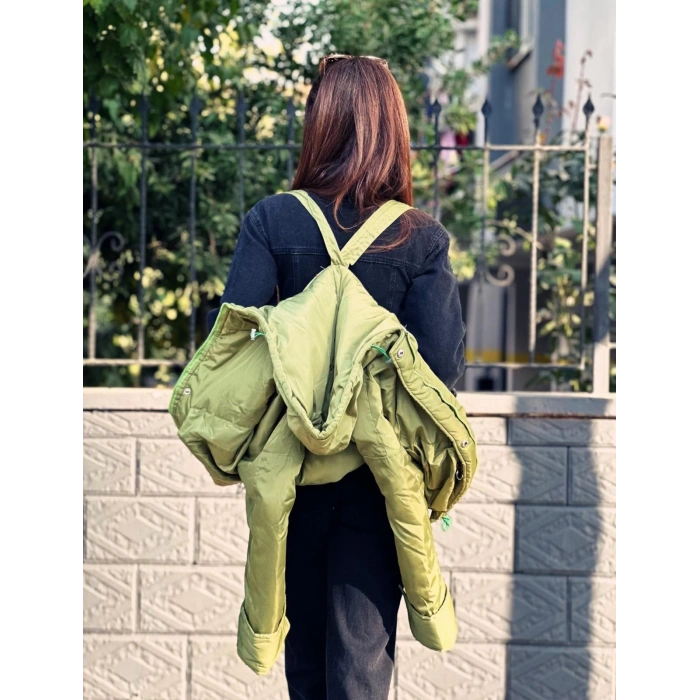 YEŞİL ÇANTA MODEL MONT