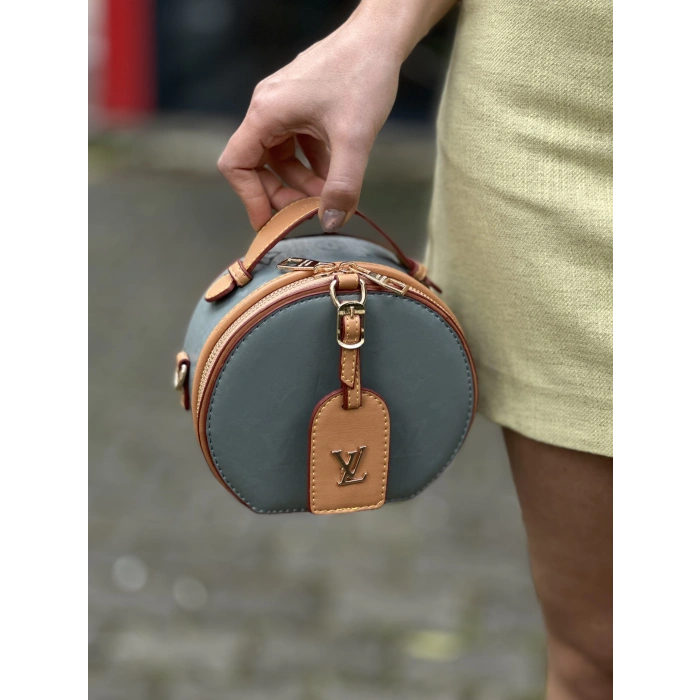 YUVARLAK KAHVERENGİ DERİ DETAYLI SU YEŞİLİ ÇANTA