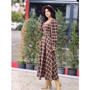 EKOSE KAHVE TABA DESENLİ KEMERLİ ELBİSE