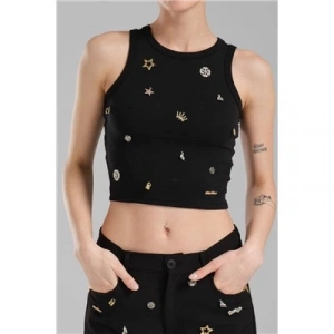 AKSESUARDETAYLI CROPTOP