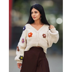 ÇİÇEKLİ BEJ HIRKA