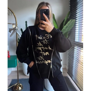 FERMUAR DETAYLI SİYAH SWEAT