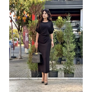 SİYAH BÜZGÜ DETAY UZUN ELBİSE