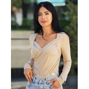 TAŞ RENGİ KRUVAZE YAKA DRAPELİ BLUZ