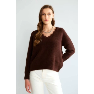 YAKASI DANTEL DETAY KAHVE YUMOŞ KAZAK