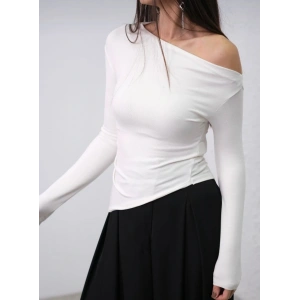 YANDAN BÜZGÜLÜ BLUZ