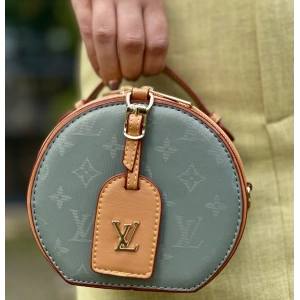 YUVARLAK KAHVERENGİ DERİ DETAYLI SU YEŞİLİ ÇANTA