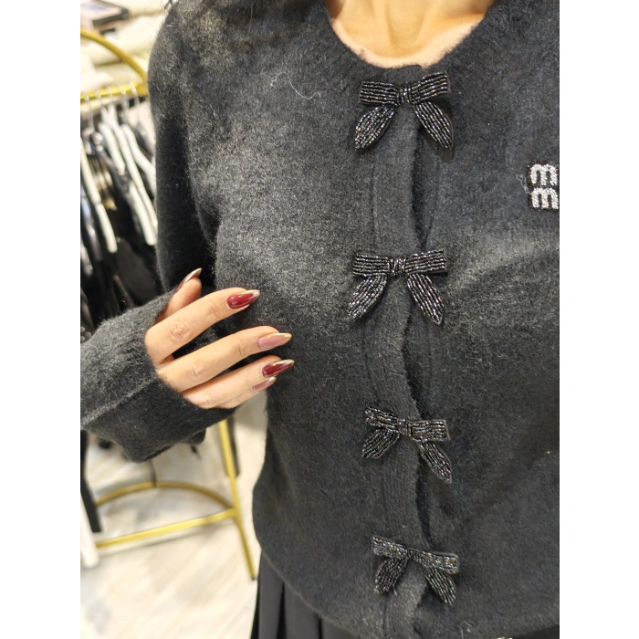 FİYONK DÜĞMELİ HIRKA