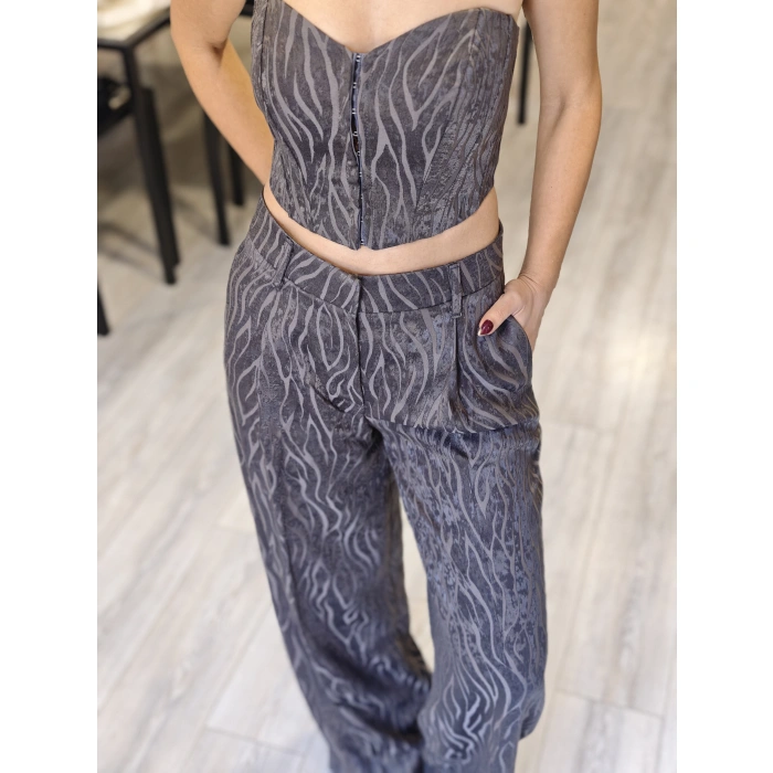 GRİ SATEN VE KADİFE DOKULU PANTOLON