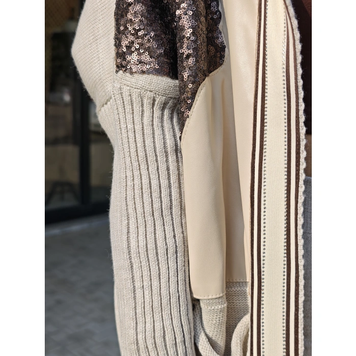 KREM KAPUŞONLU TRİKO HIRKA