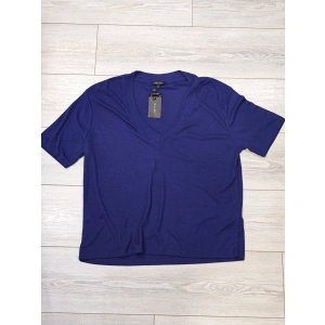 V YAKA LACİVERT TİŞÖRT